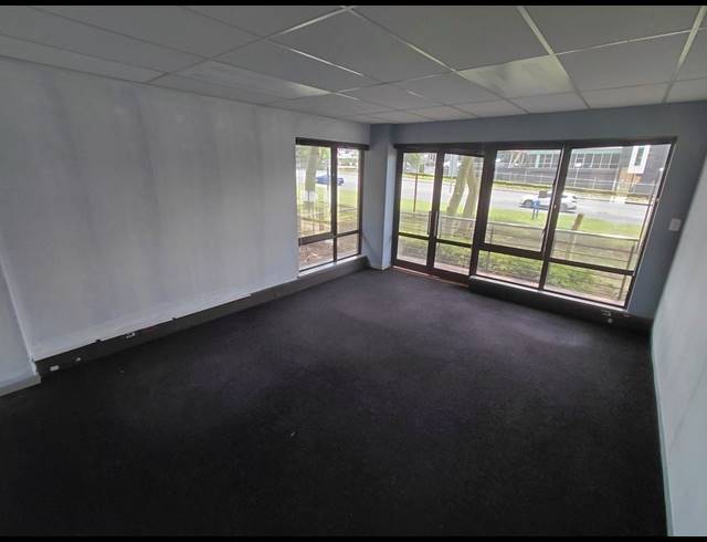 345M² OFFICE TO LET IN MAGALIESSIG